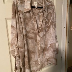 Lightweight fabric is easy to wear.